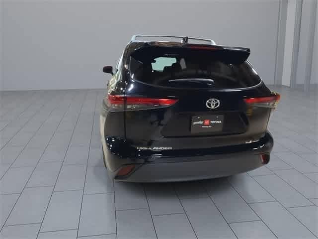 Thumbnail: 2023 Toyota Highlander - 7