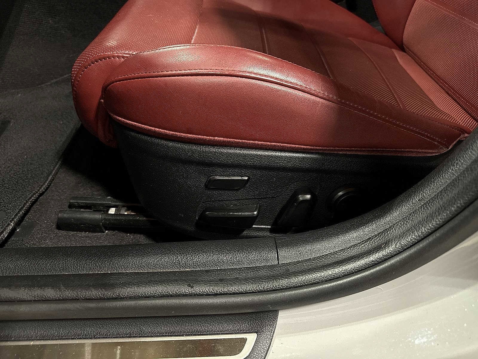 Thumbnail: 2018 Kia Stinger - 23