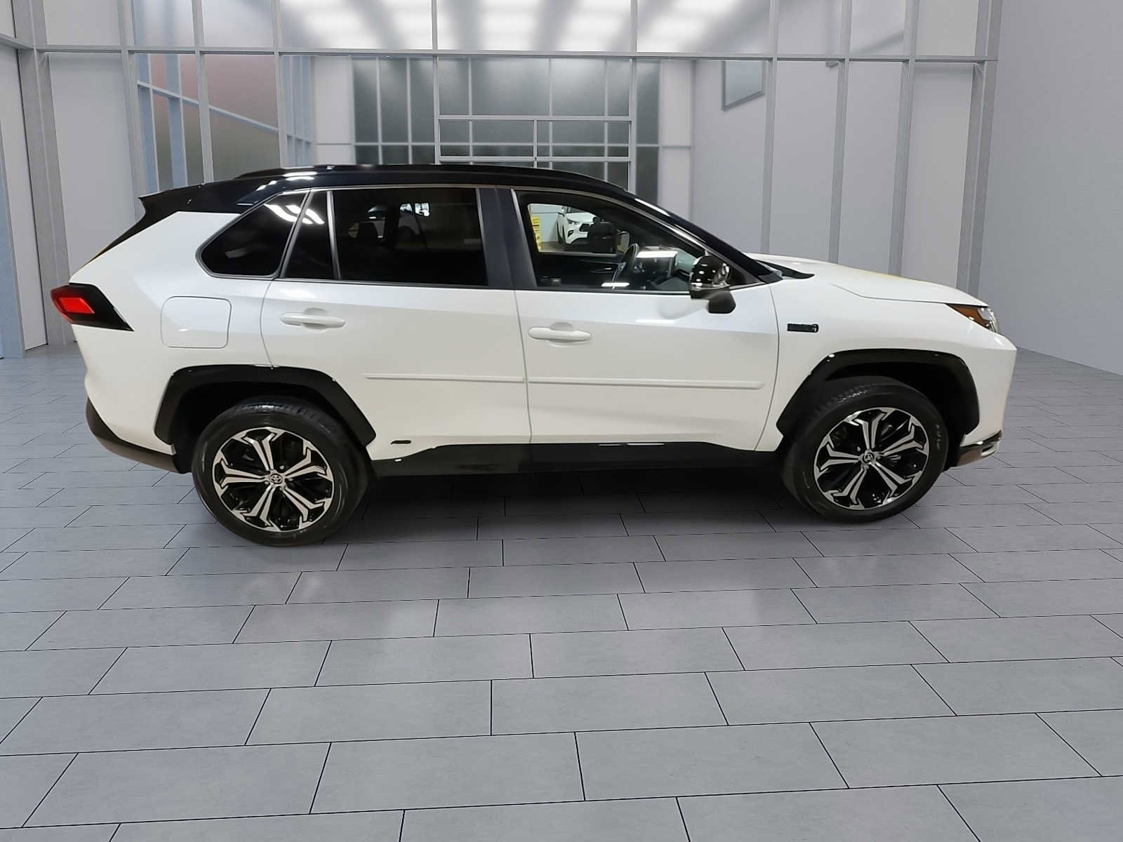 Thumbnail: 2022 Toyota RAV4 - 9