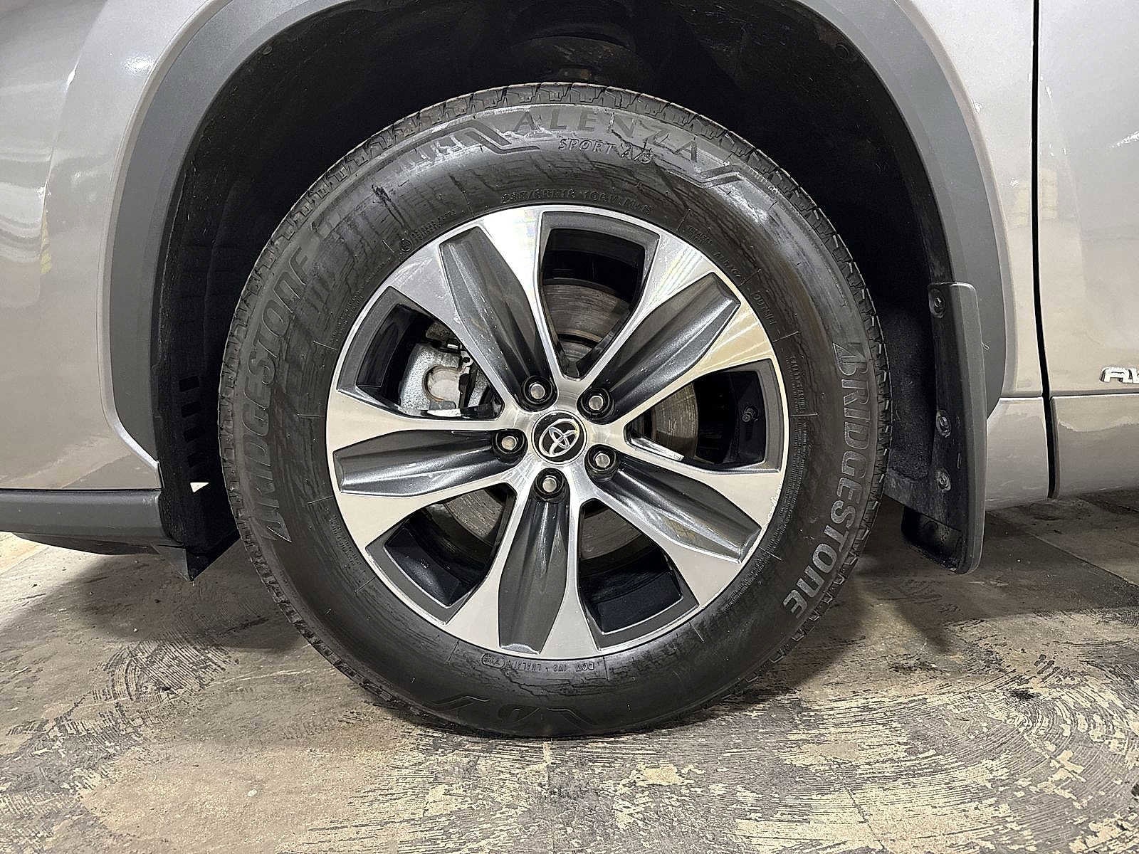 Thumbnail: 2026 Toyota Highlander - 10