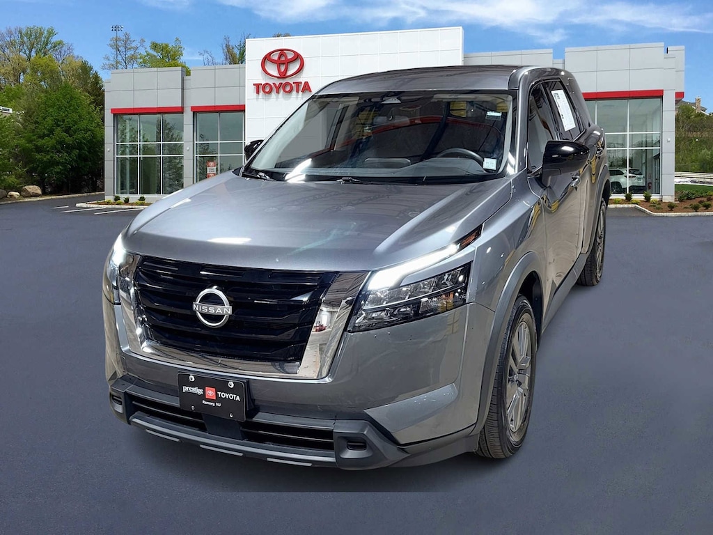 Used 2023 Nissan Pathfinder S SUV