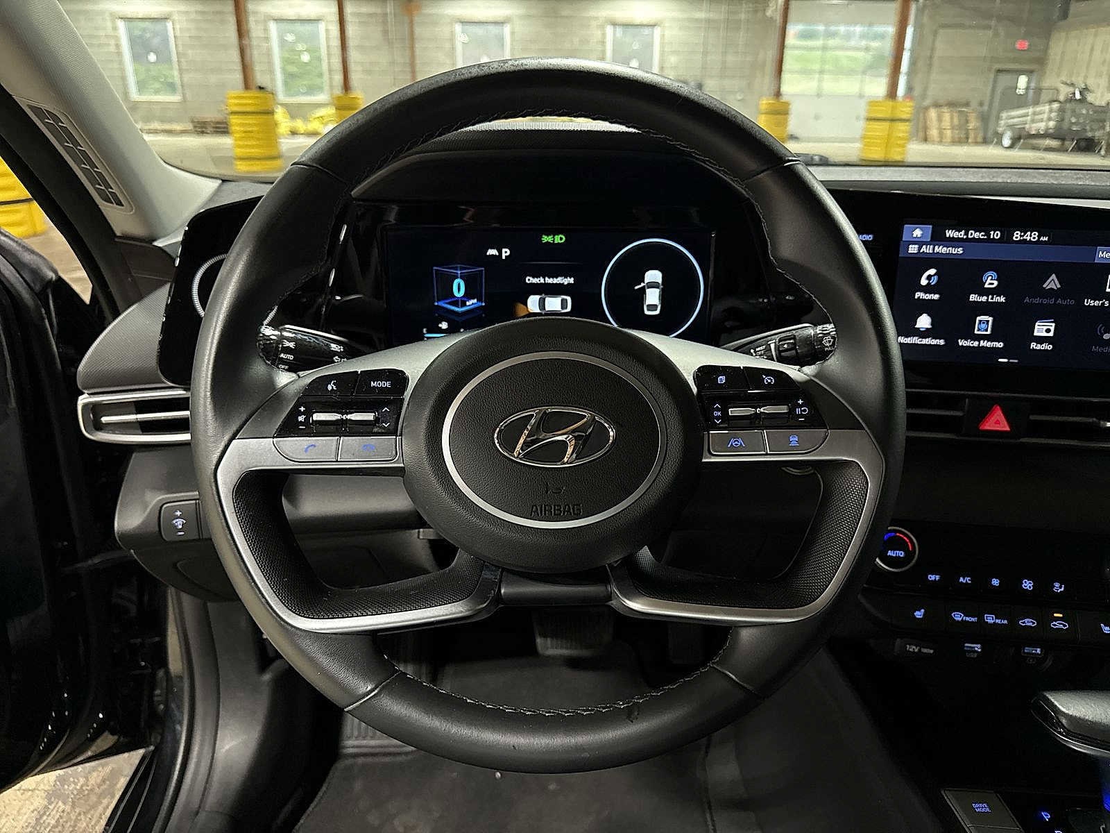 Thumbnail: 2022 Hyundai Elantra - 18