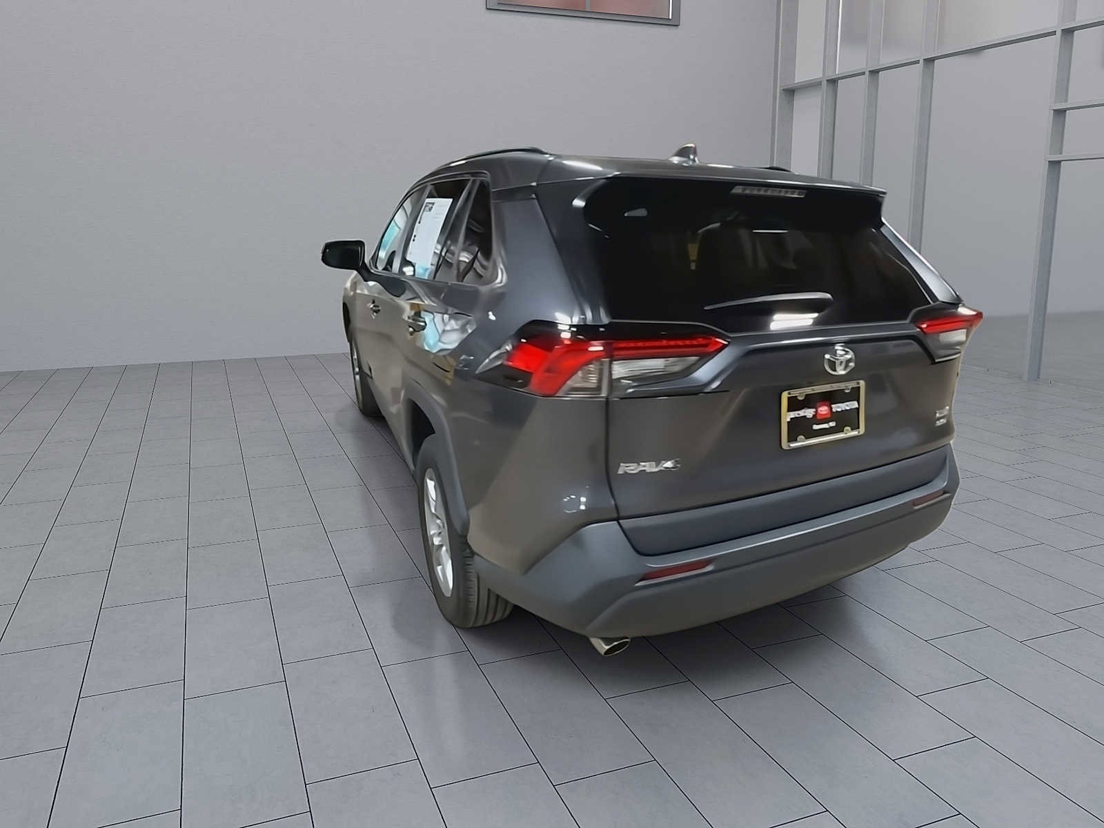Thumbnail: 2022 Toyota RAV4 - 7