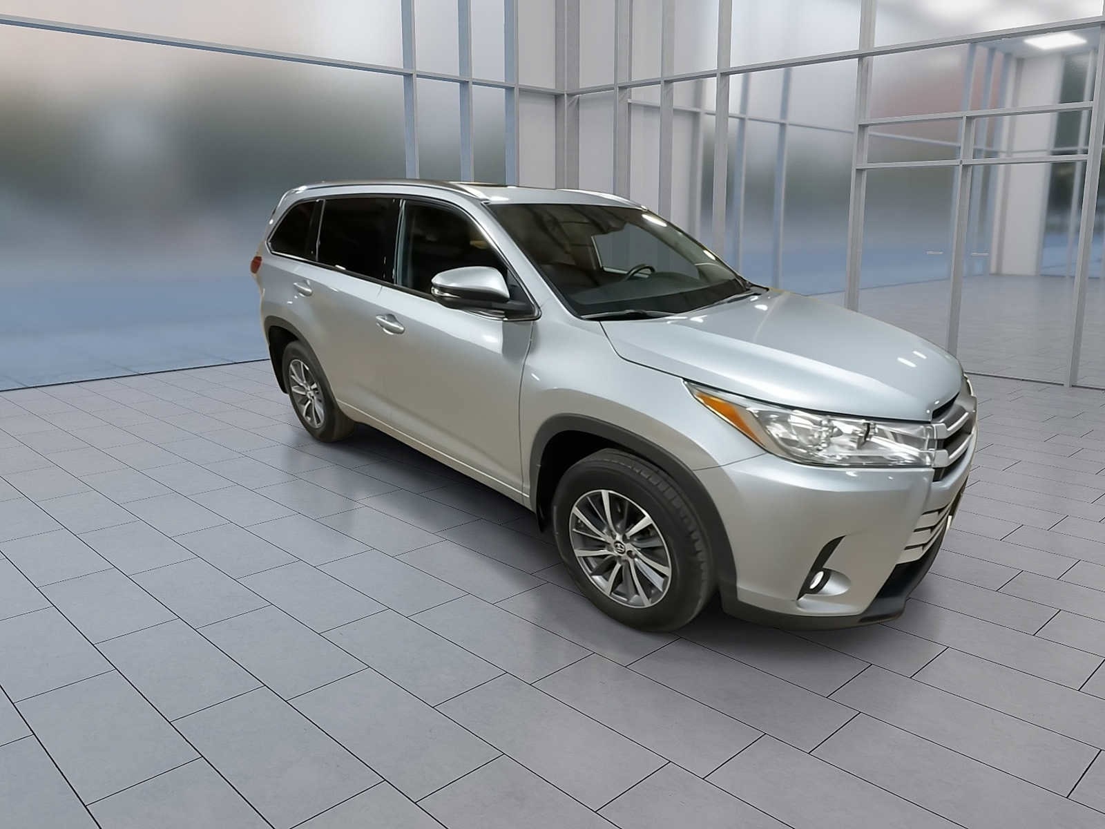 Thumbnail: 2018 Toyota Highlander - 2