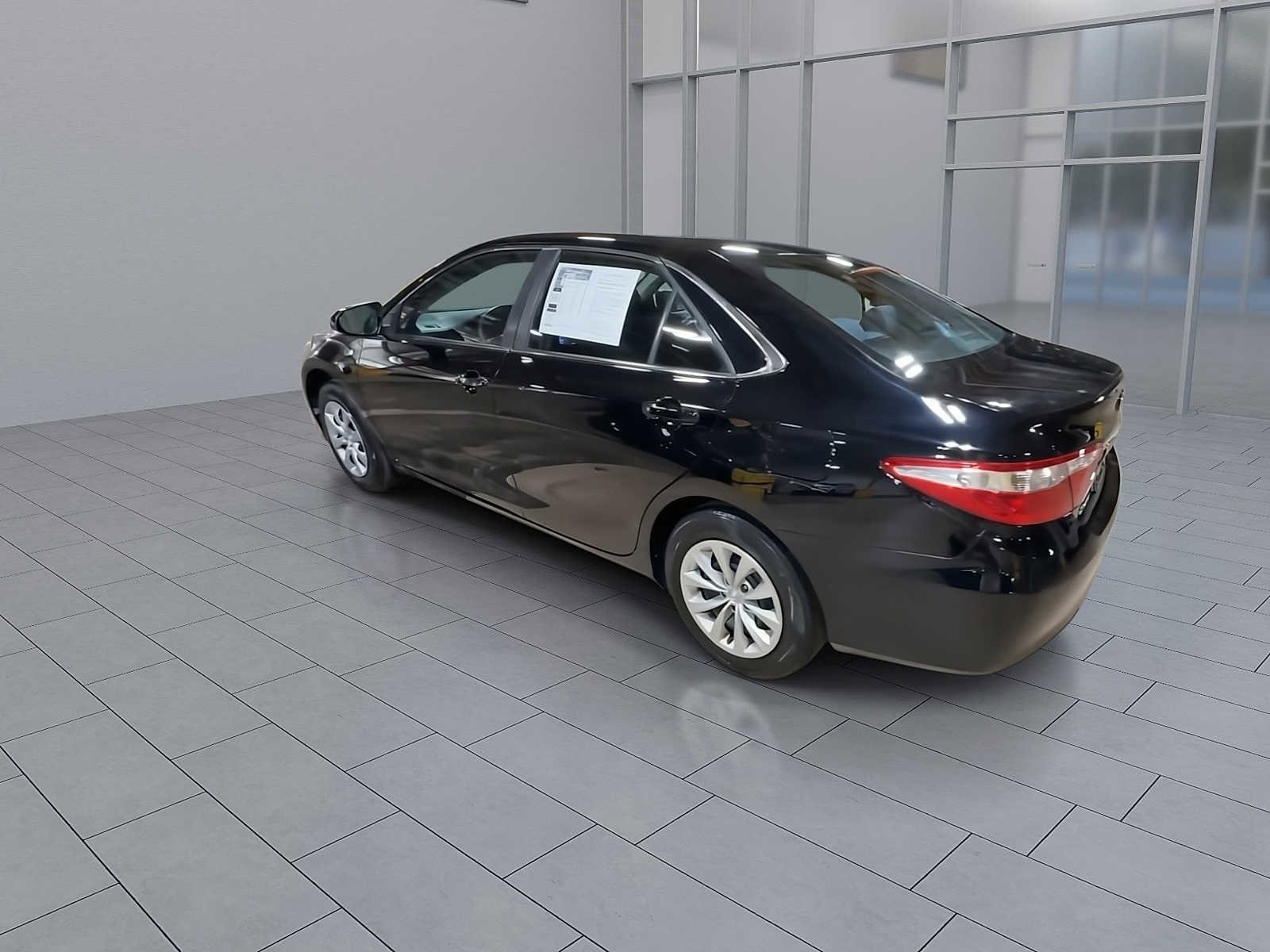 Thumbnail: 2015 Toyota Camry - 6