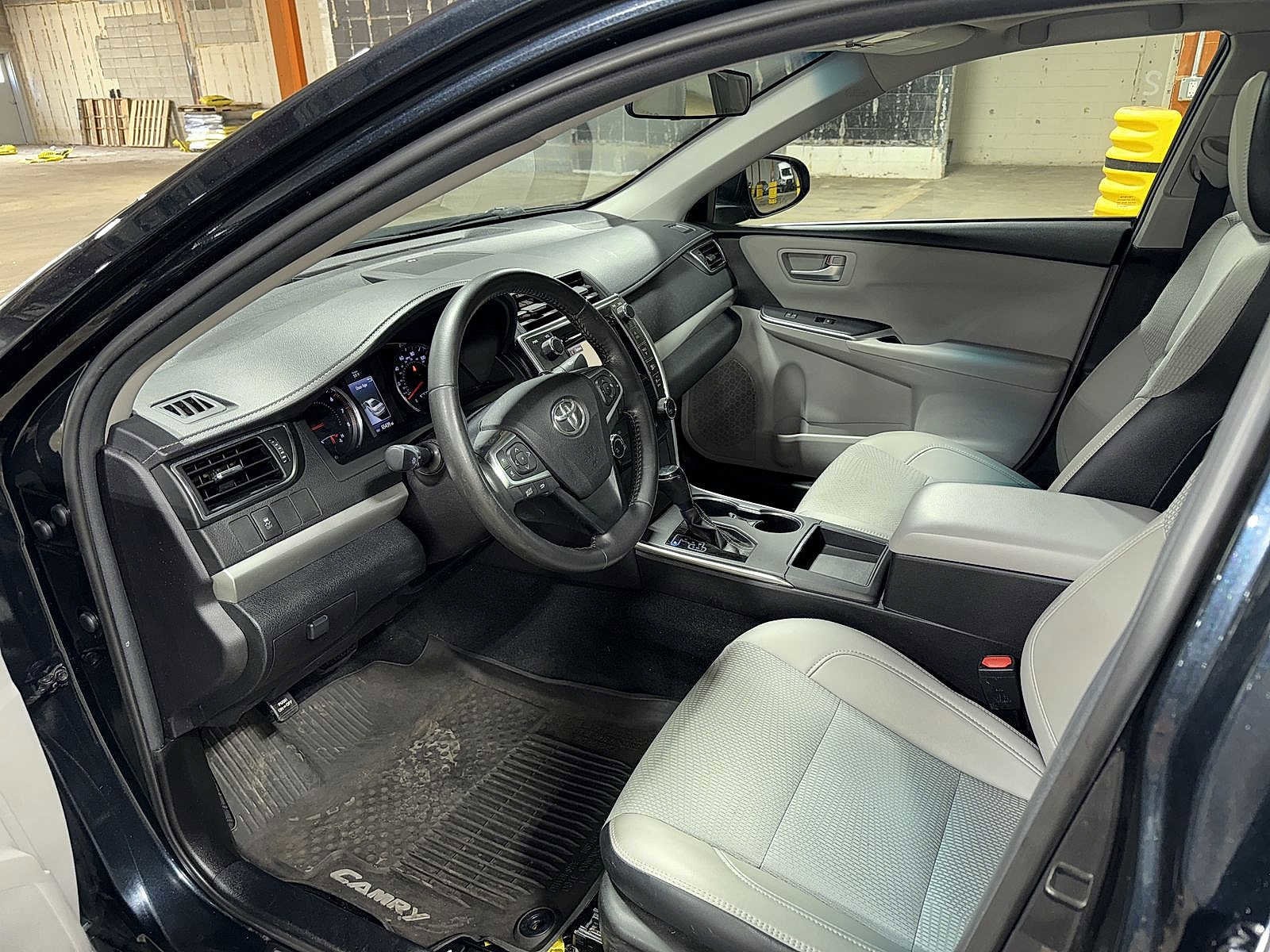 Thumbnail: 2017 Toyota Camry - 30