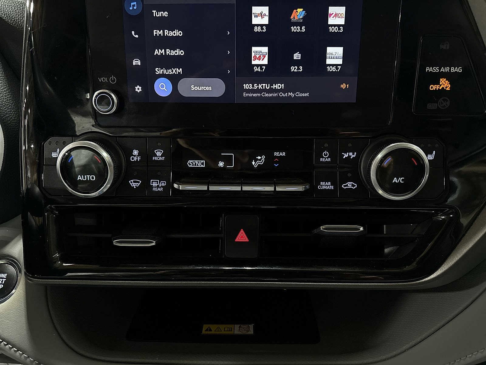 Thumbnail: 2023 Toyota Highlander - 22