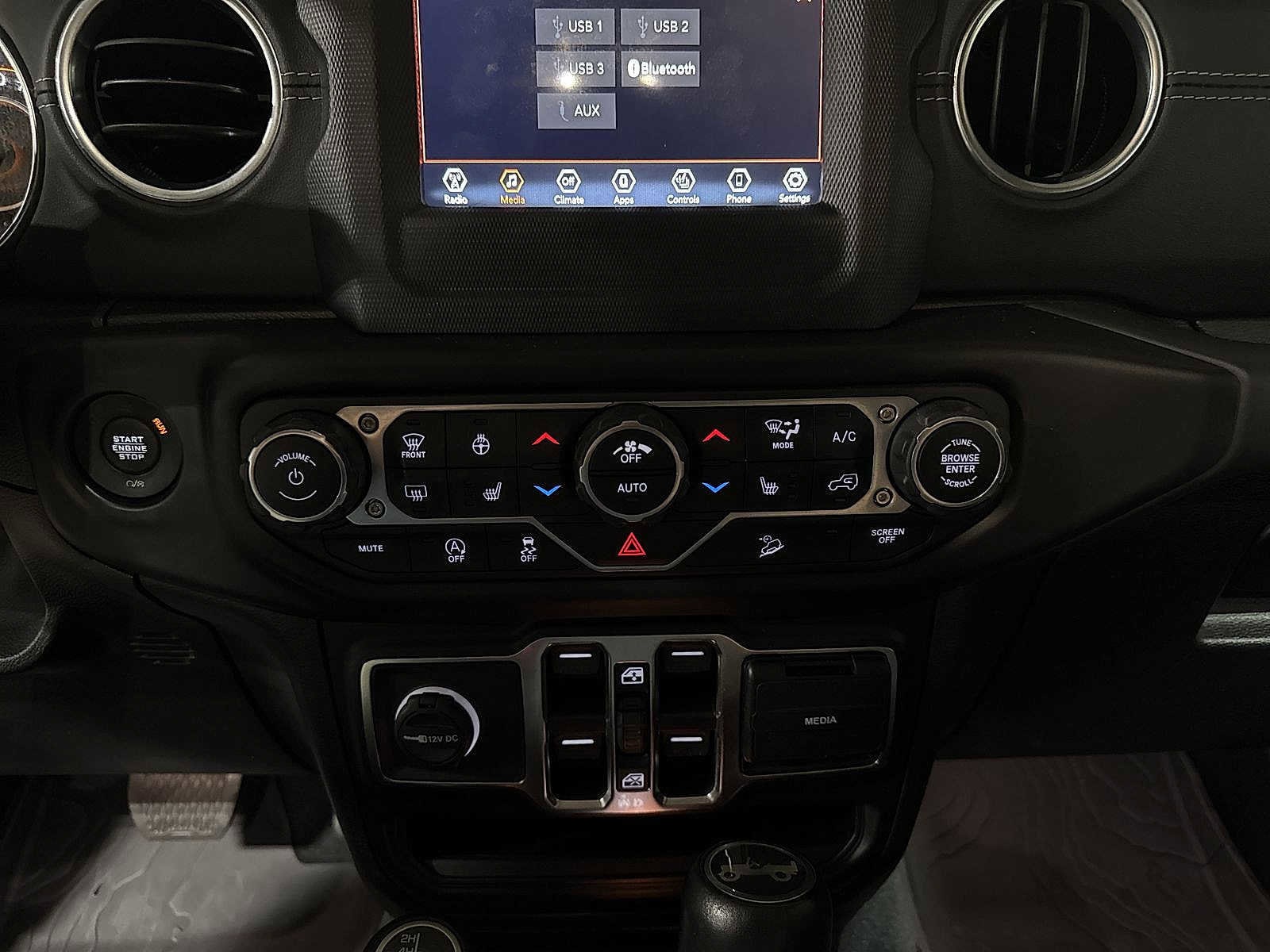 Thumbnail: 2020 Jeep Wrangler - 21