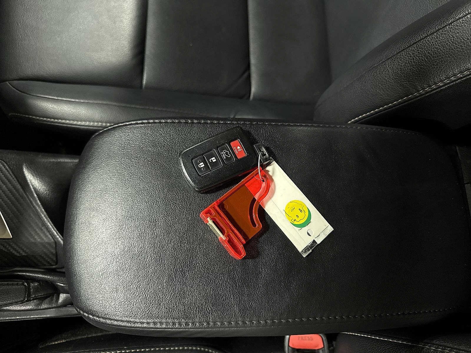 Thumbnail: 2015 Toyota RAV4 - 33