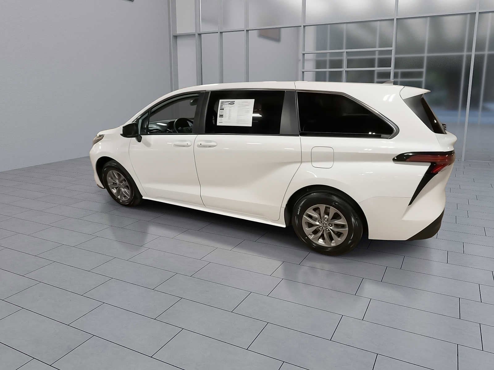 Thumbnail: 2022 Toyota Sienna - 6
