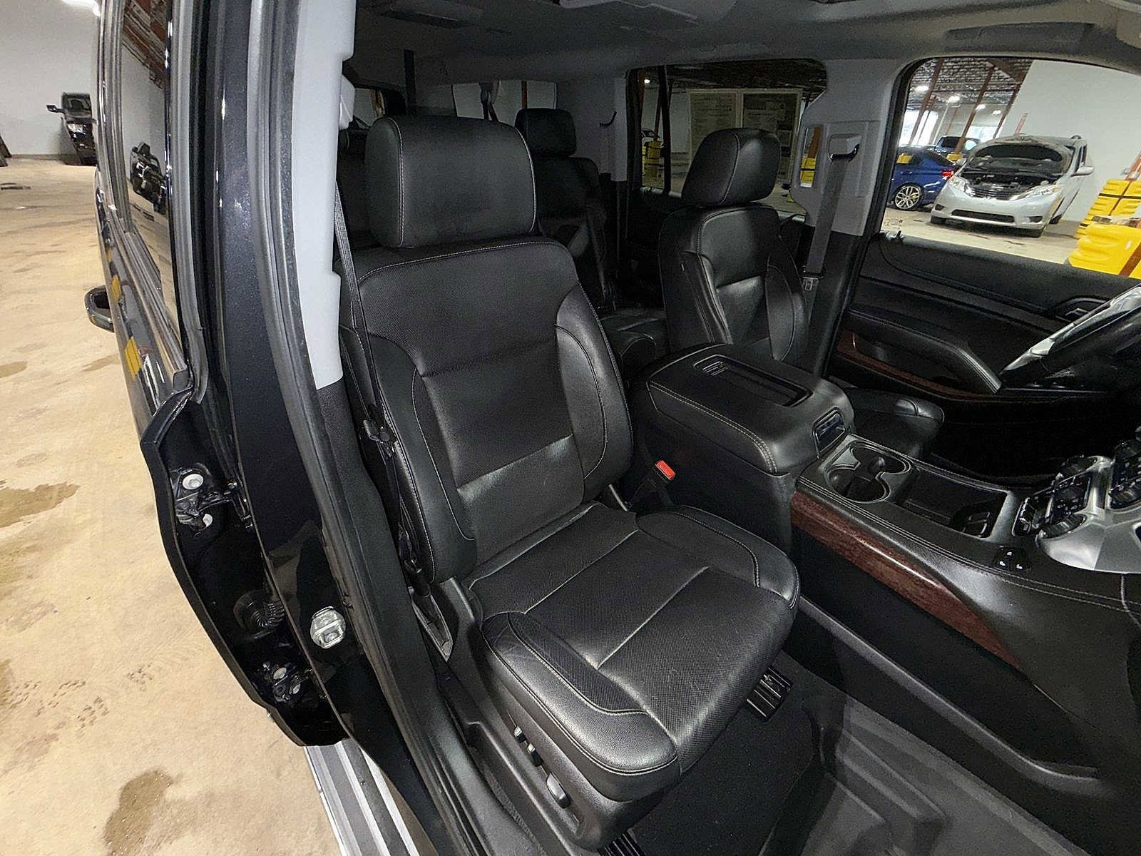 Thumbnail: 2020 GMC Yukon XL - 16