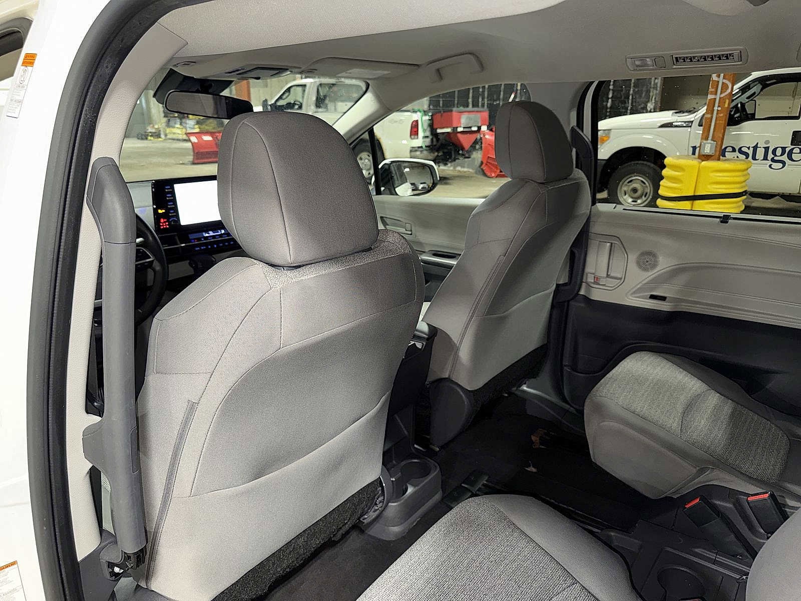 Thumbnail: 2021 Toyota Sienna - 28