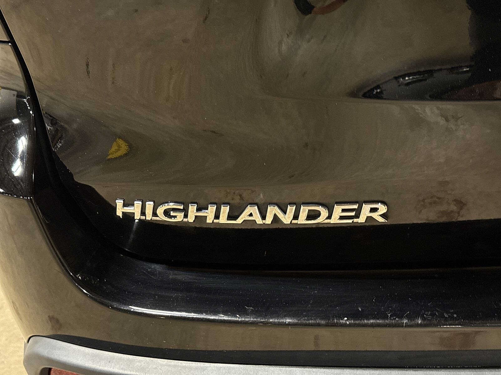 Thumbnail: 2017 Toyota Highlander - 28