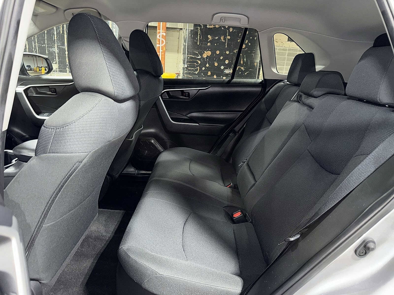 Thumbnail: 2022 Toyota RAV4 - 17