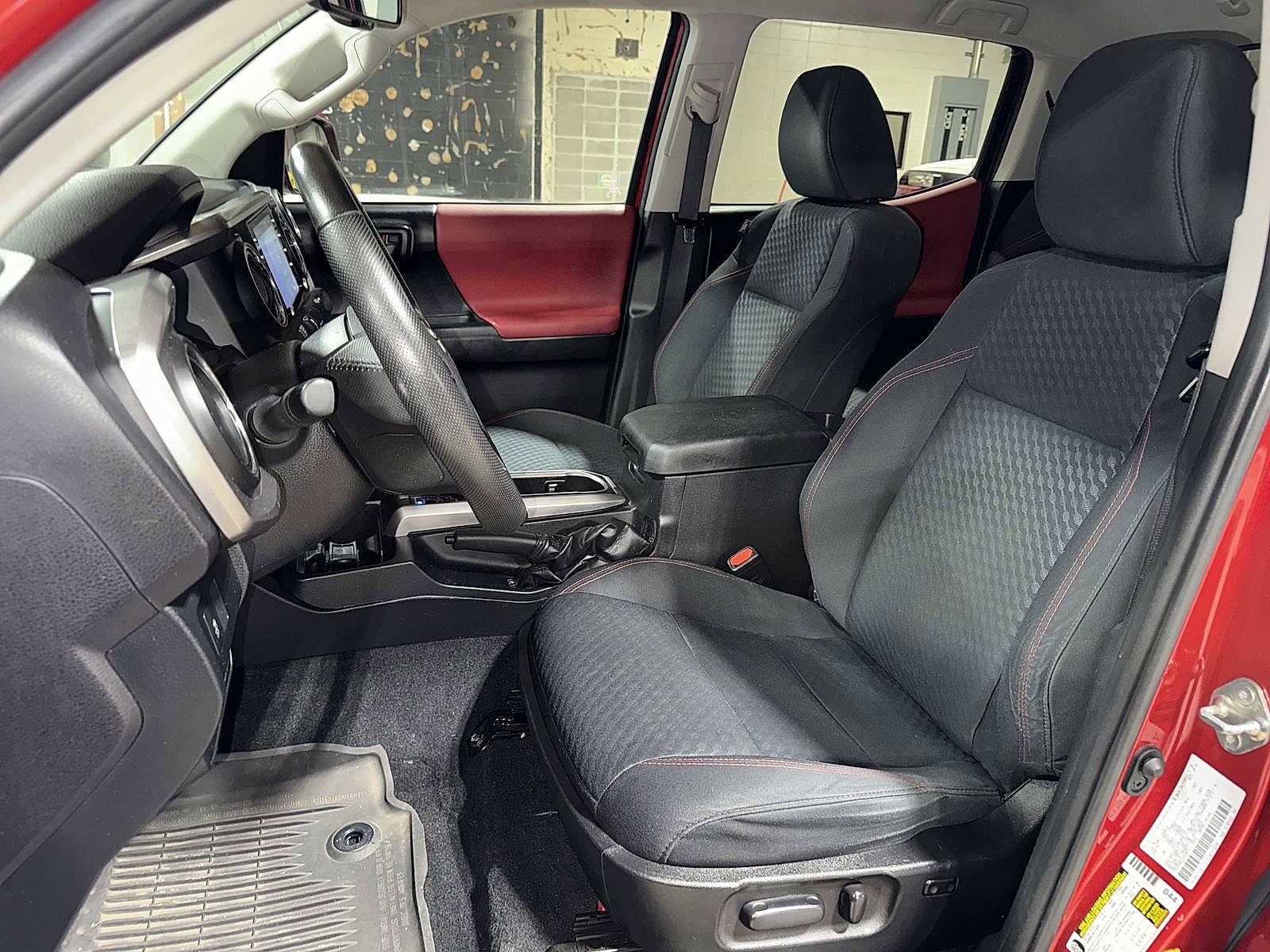 Thumbnail: 2020 Toyota Tacoma - 15