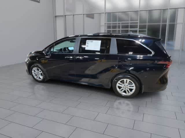Thumbnail: 2025 Toyota Sienna - 6