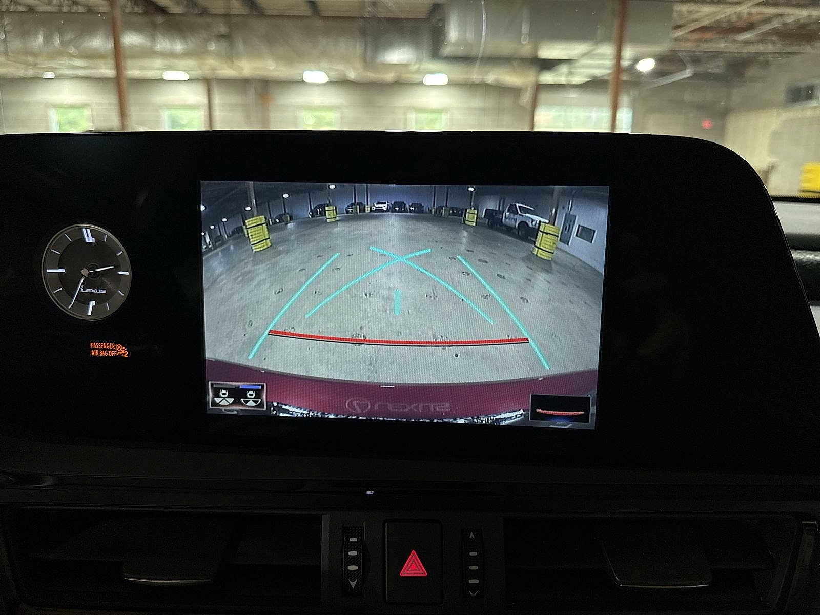 Thumbnail: 2022 Lexus ES - 25