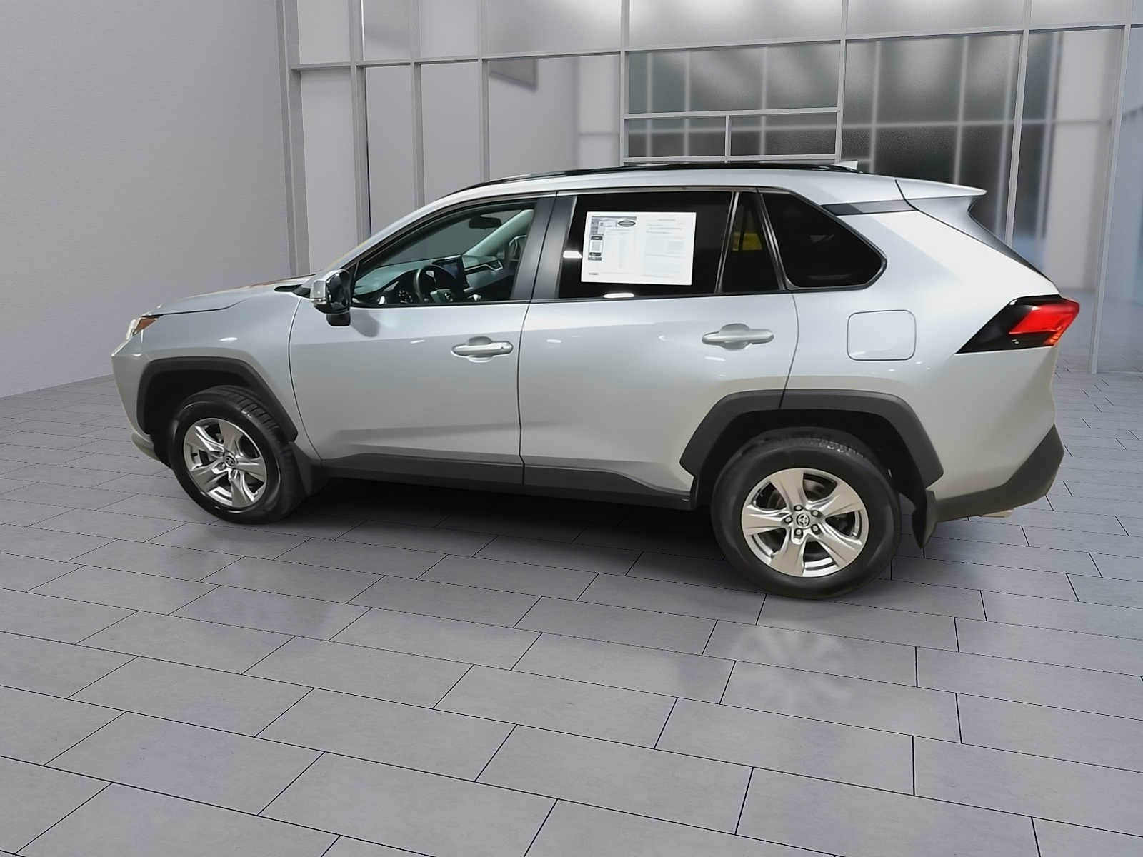 Thumbnail: 2022 Toyota RAV4 - 6
