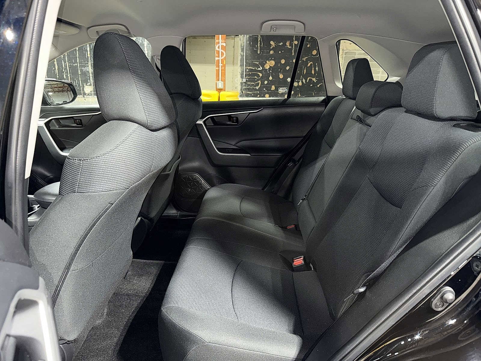 Thumbnail: 2021 Toyota RAV4 - 17