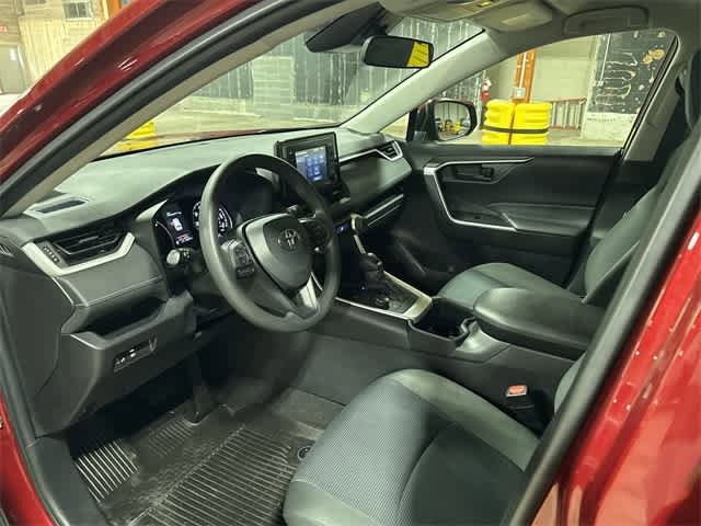 2022 Toyota RAV4 LE 28