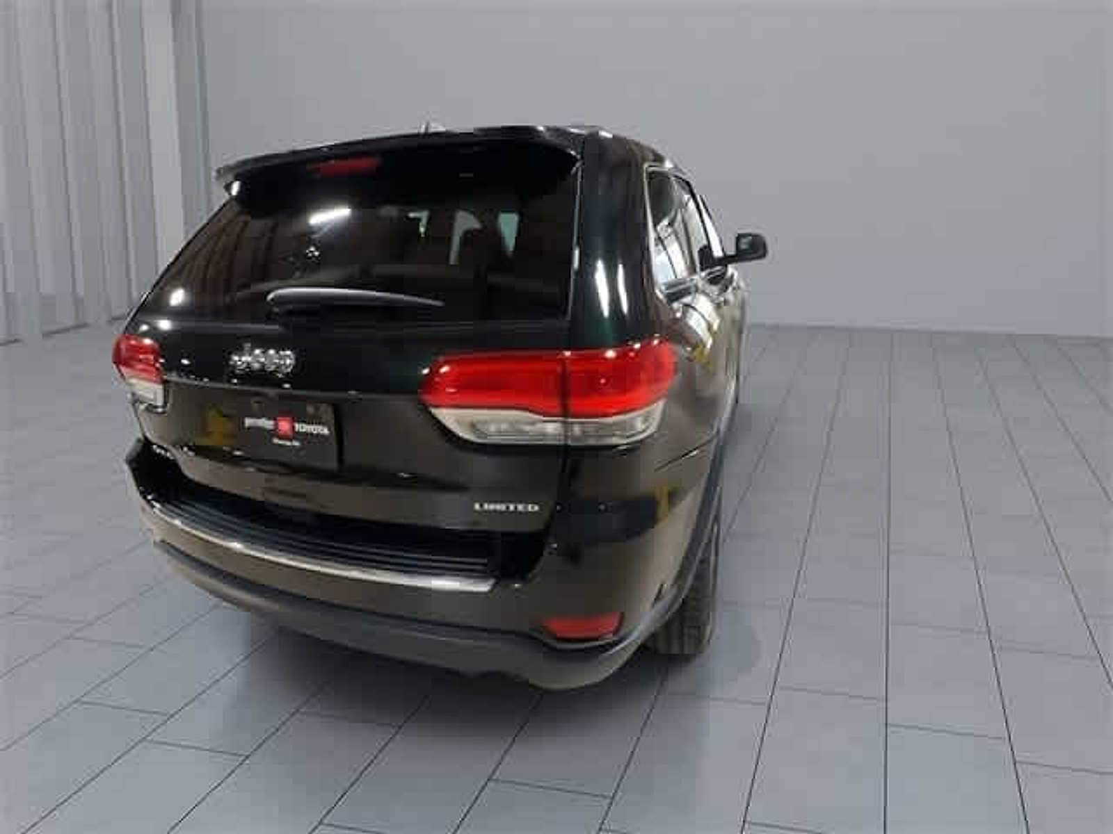 Thumbnail: 2015 Jeep Grand Cherokee - 13