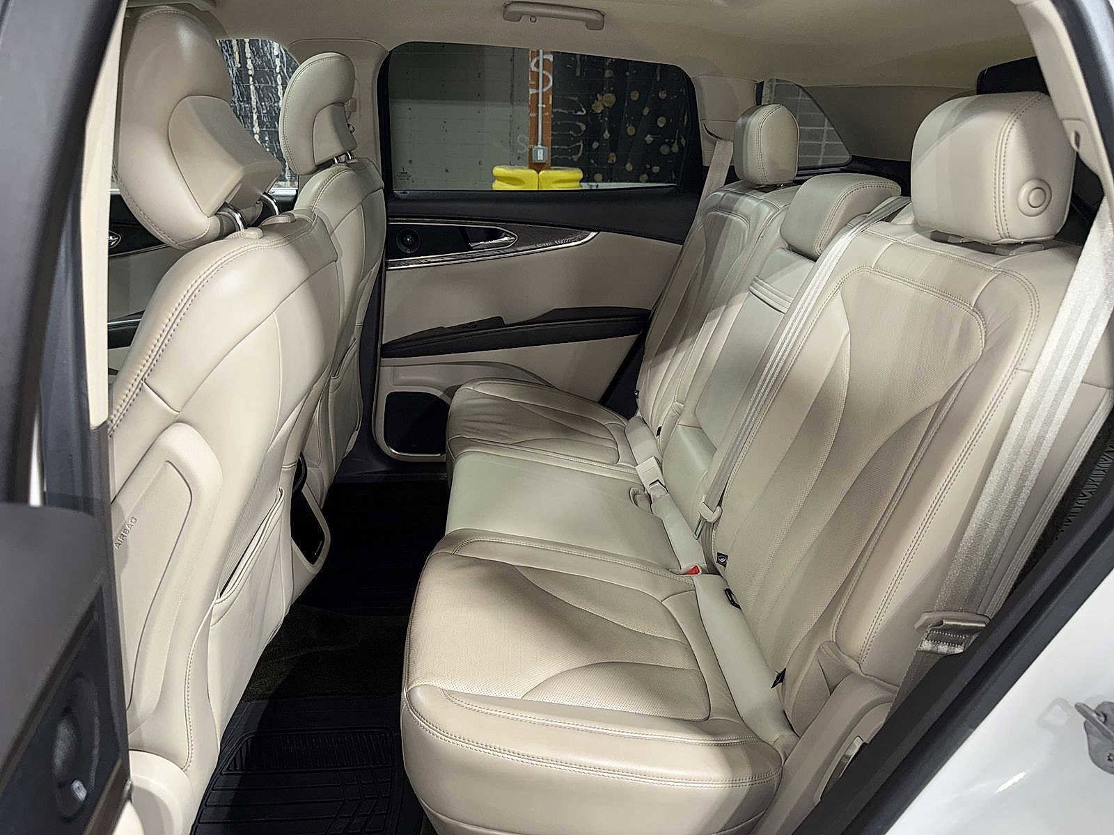 Thumbnail: 2016 Lincoln MKX - 17