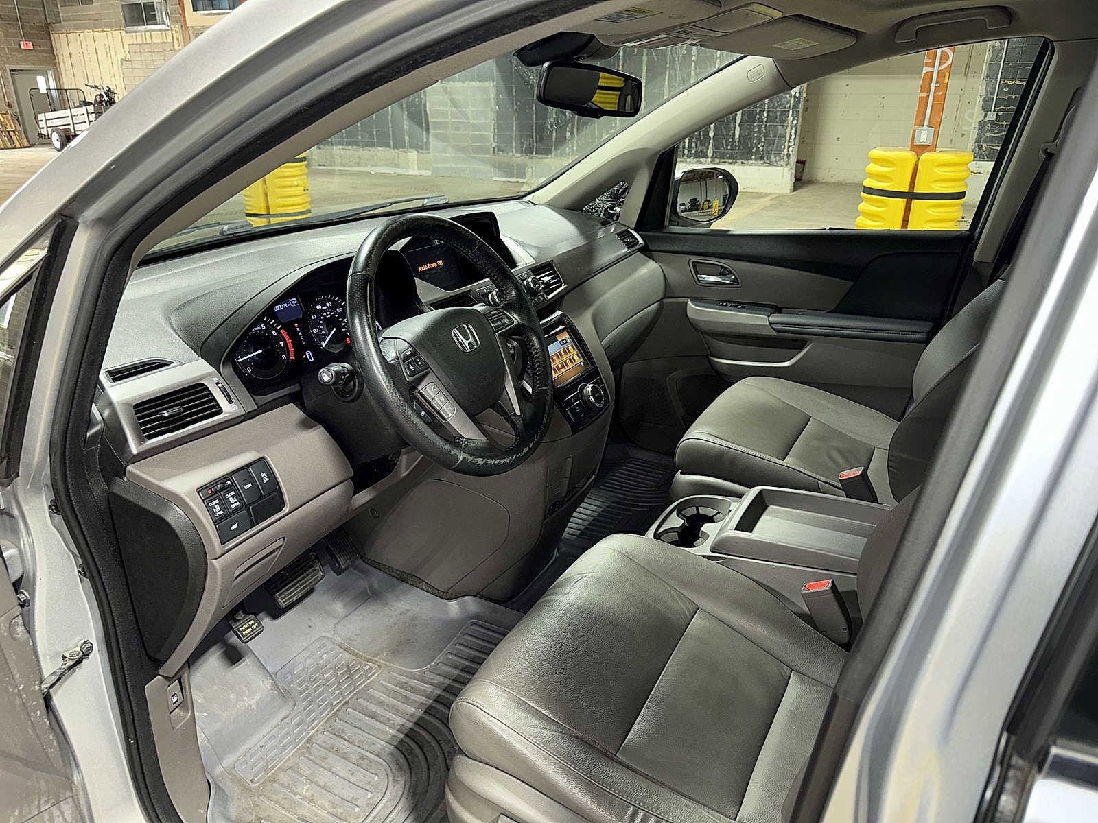 Thumbnail: 2015 Honda Odyssey - 29