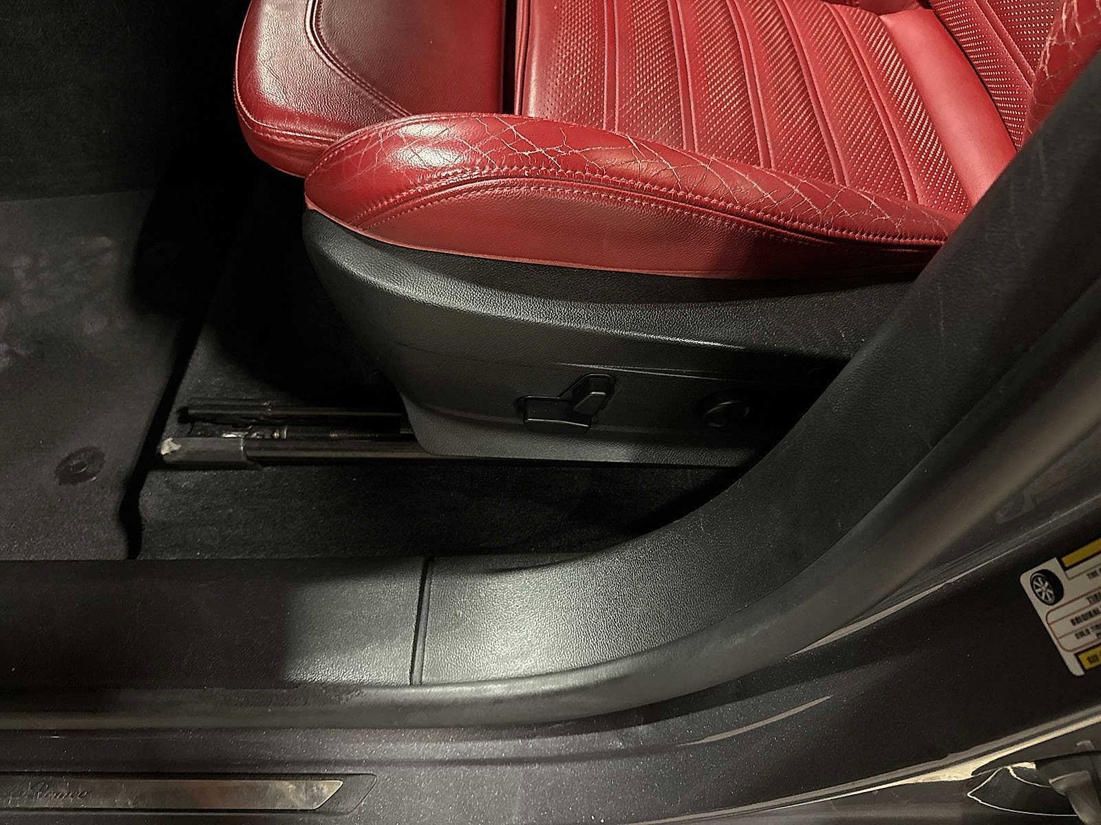 Thumbnail: 2018 Alfa Romeo Stelvio - 24