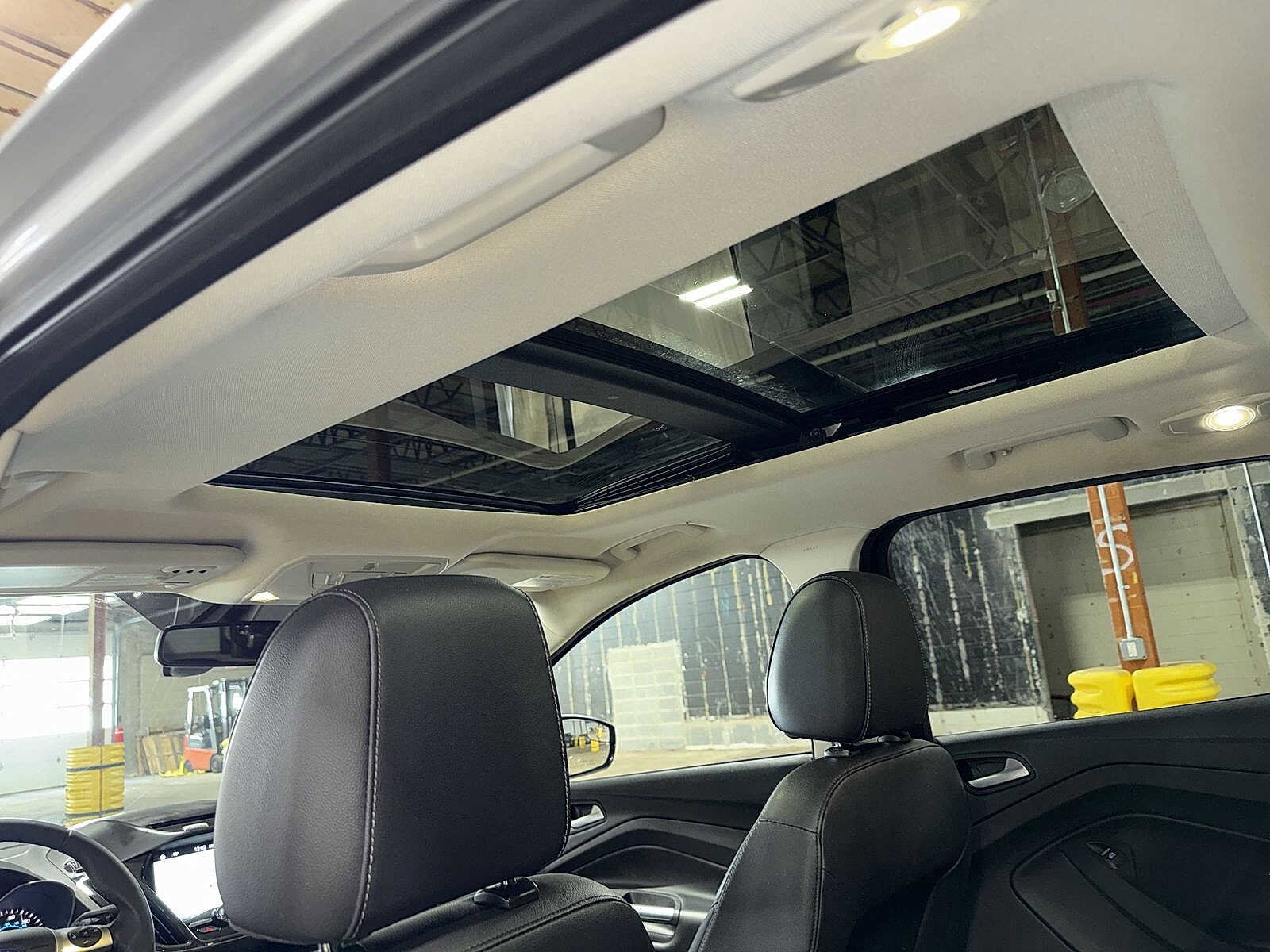 Thumbnail: 2016 Ford Escape - 25