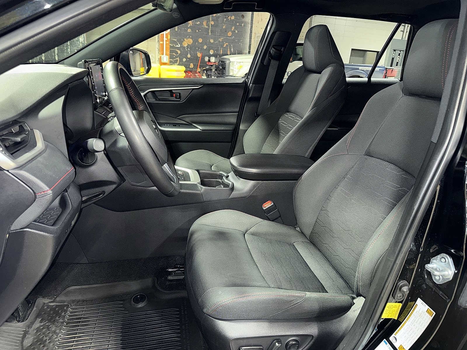 Thumbnail: 2021 Toyota RAV4 - 15