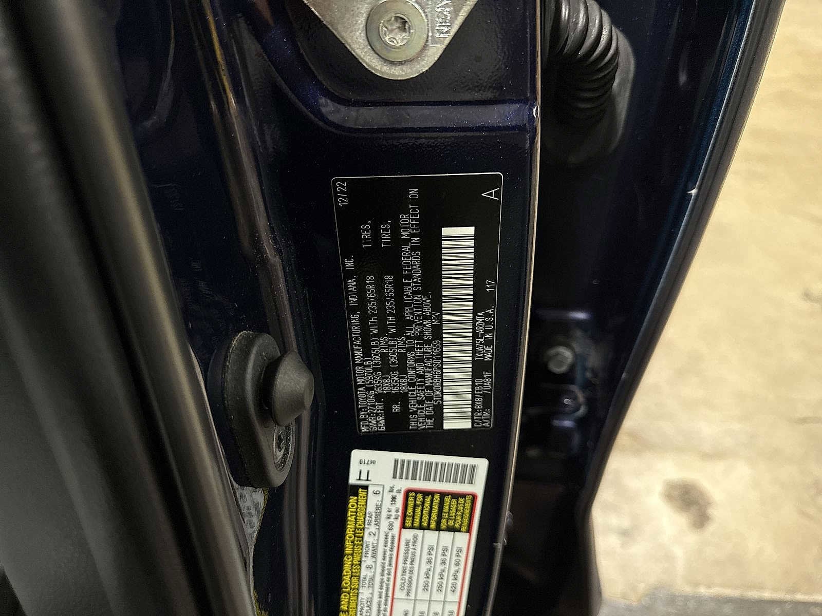 Thumbnail: 2023 Toyota Highlander - 14