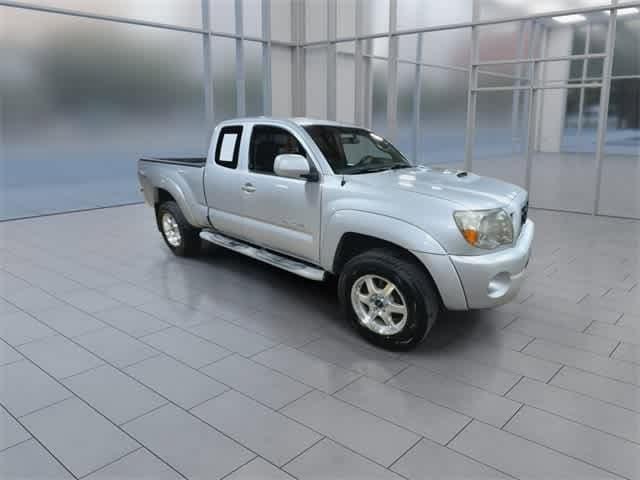 Thumbnail: 2006 Toyota Tacoma - 2