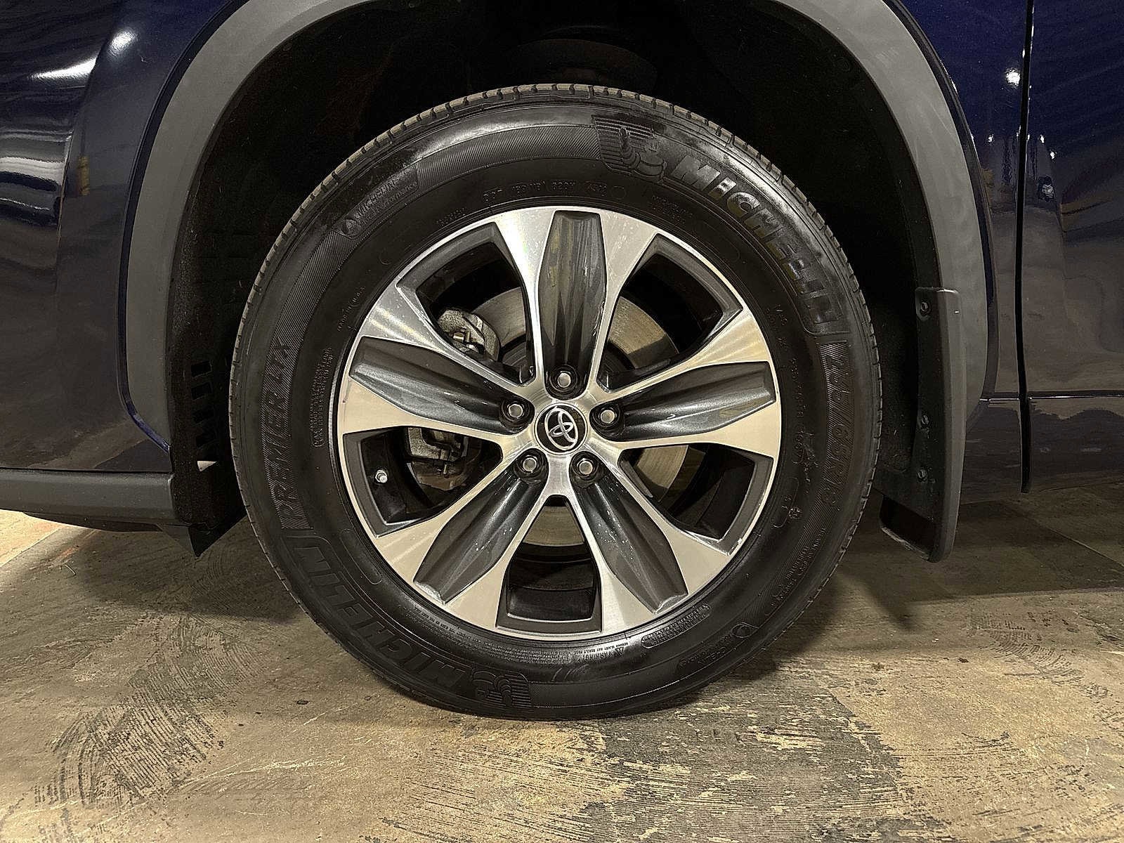 Thumbnail: 2023 Toyota Highlander - 10