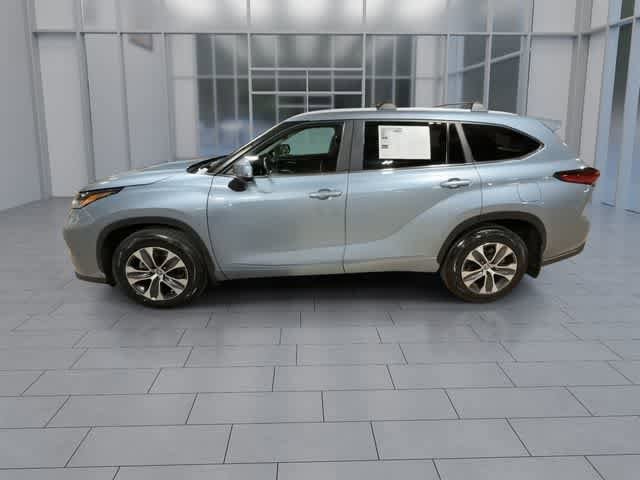 Thumbnail: 2023 Toyota Highlander - 5