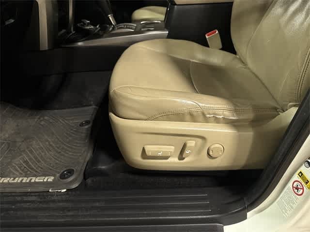 Thumbnail: 2014 Toyota 4Runner - 24