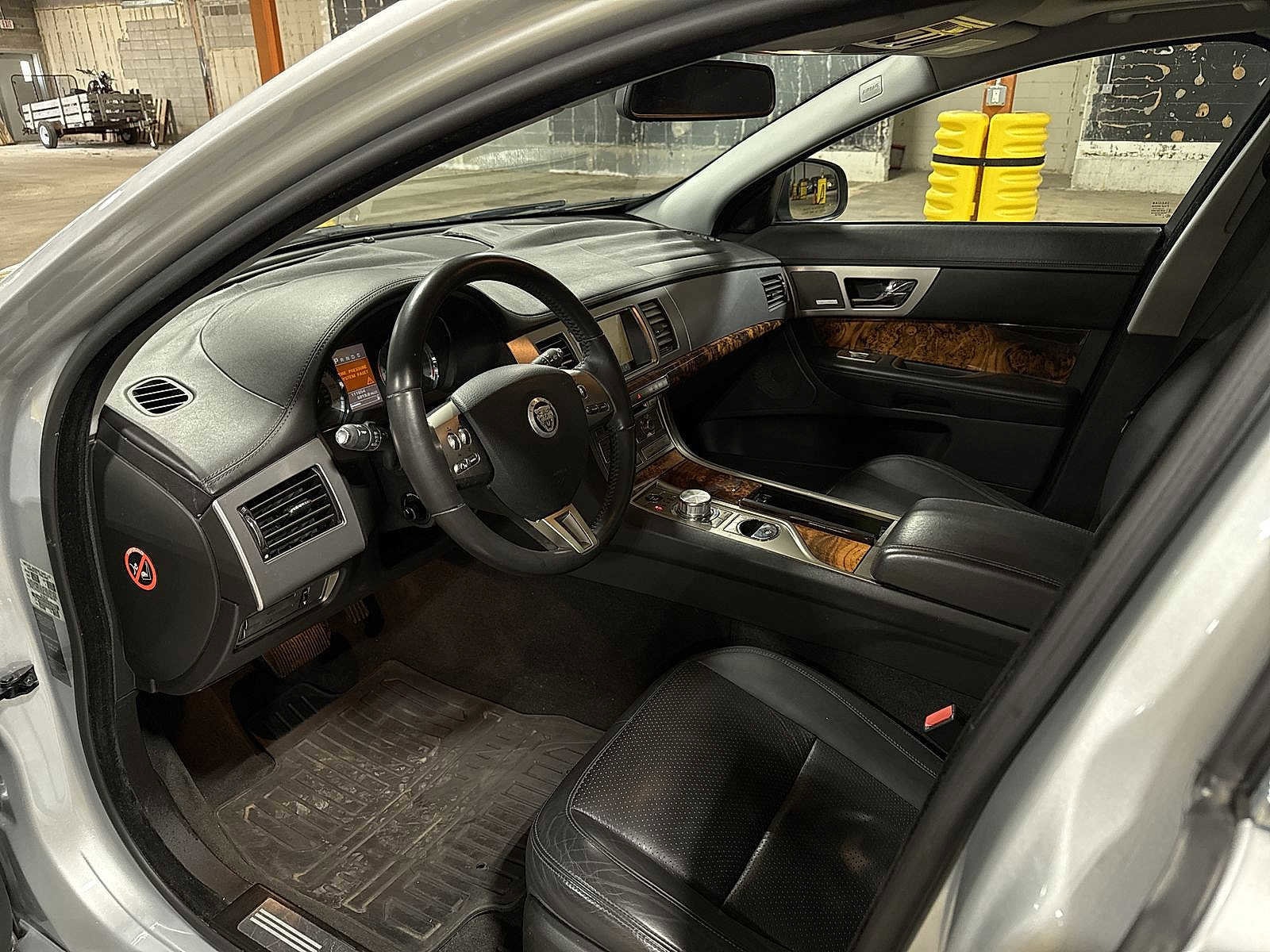 Thumbnail: 2009 Jaguar XF - 29