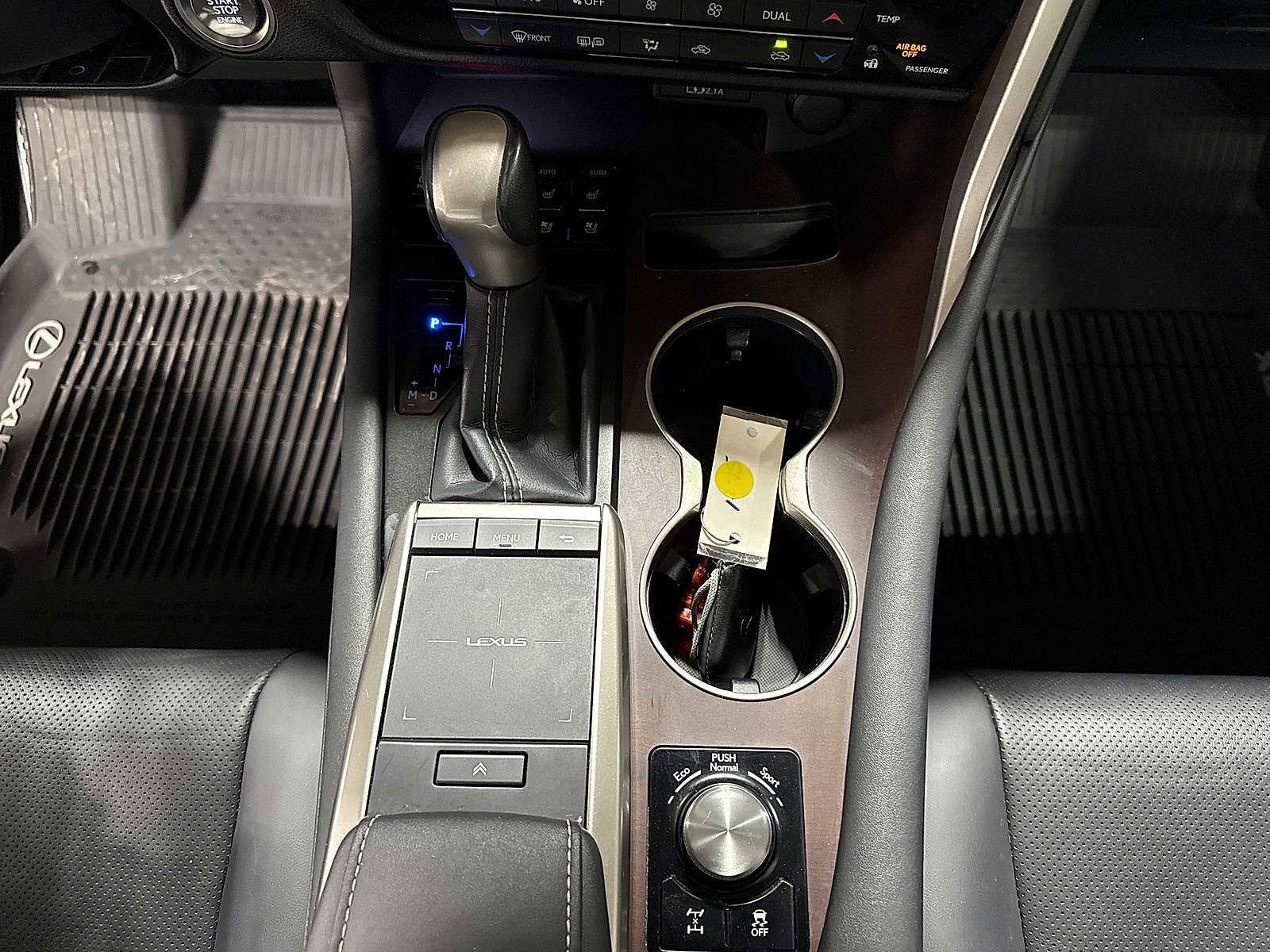 Thumbnail: 2022 Lexus RX - 32