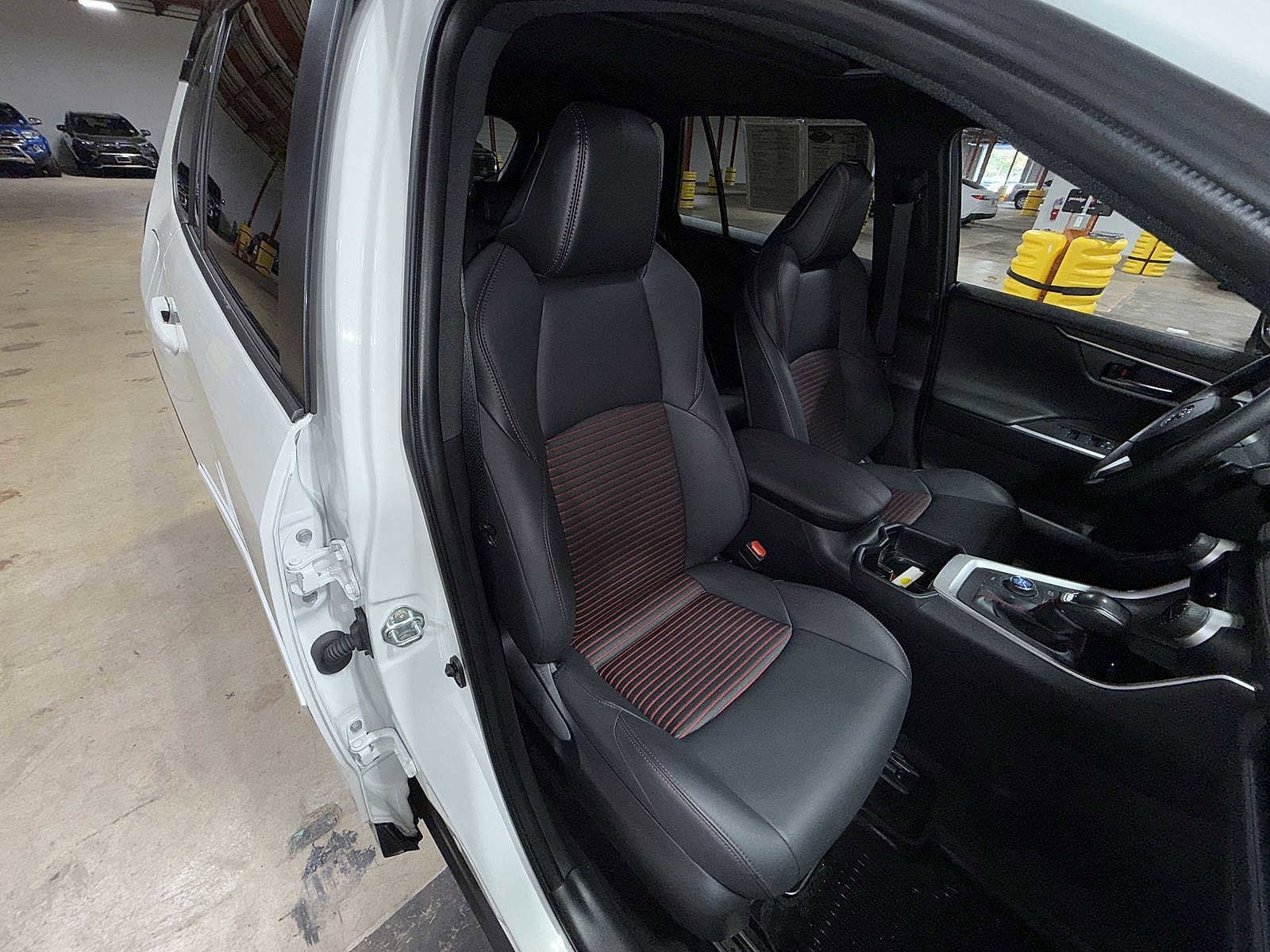 Thumbnail: 2022 Toyota RAV4 - 16