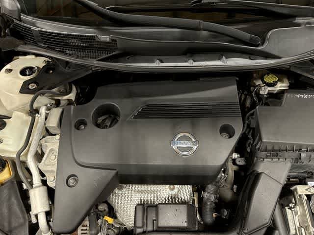 Thumbnail: 2013 Nissan Altima - 11