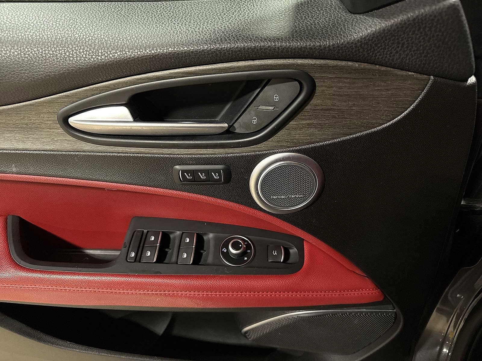 Thumbnail: 2018 Alfa Romeo Stelvio - 23