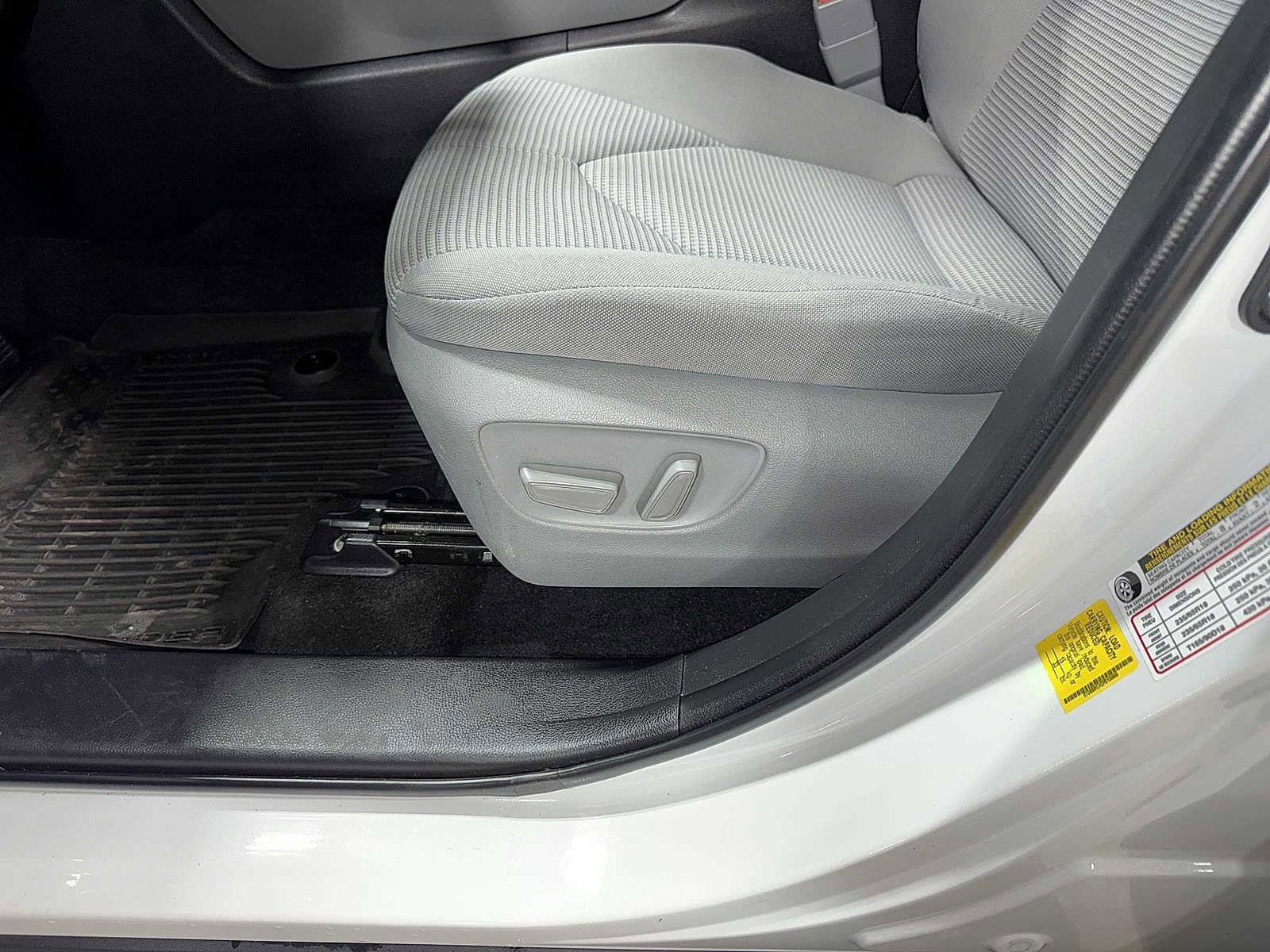 Thumbnail: 2023 Toyota Highlander - 24