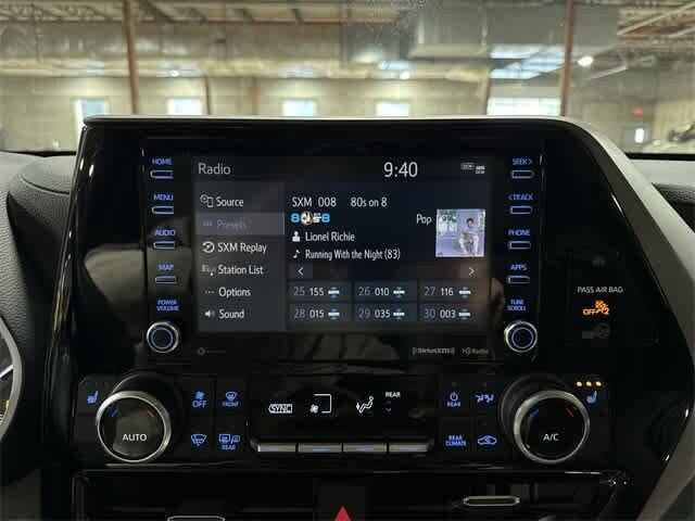 Thumbnail: 2022 Toyota Highlander - 21