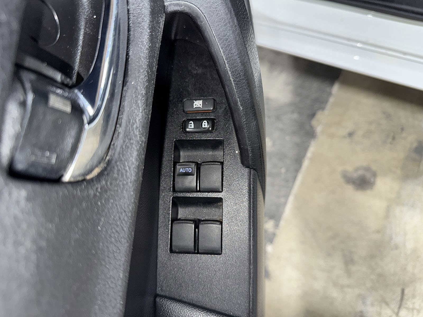 Thumbnail: 2017 Toyota Corolla - 23