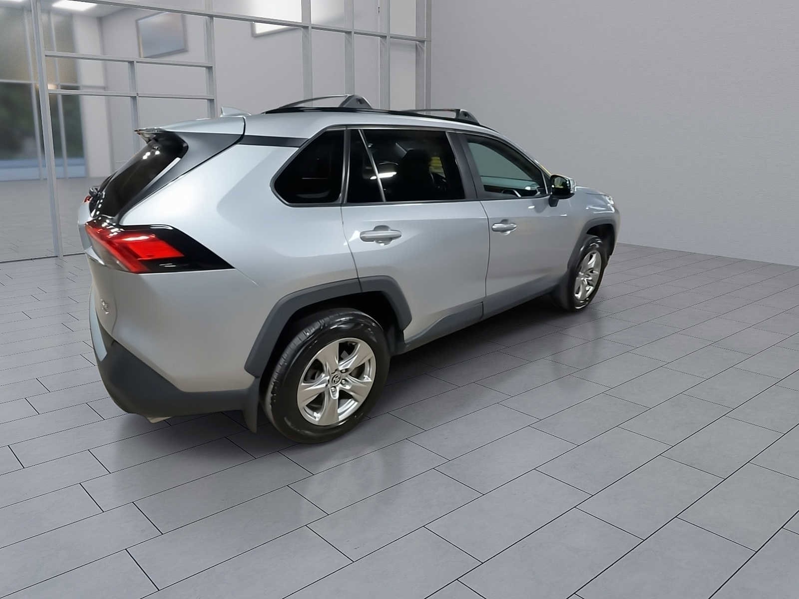 Thumbnail: 2022 Toyota RAV4 - 8