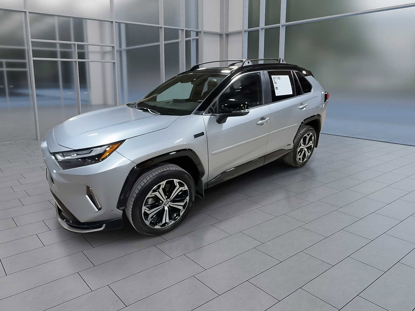 Thumbnail: 2022 Toyota RAV4 - 4