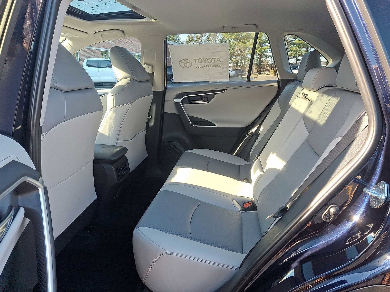 Thumbnail: 2025 Toyota RAV4 - 19