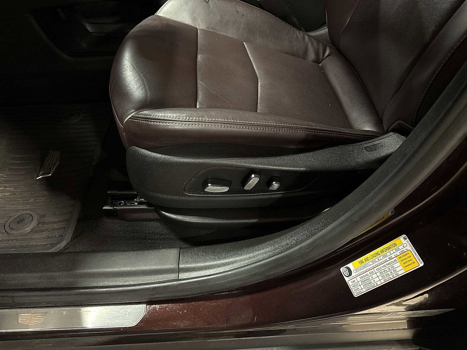 Thumbnail: 2021 Cadillac XT6 - 24