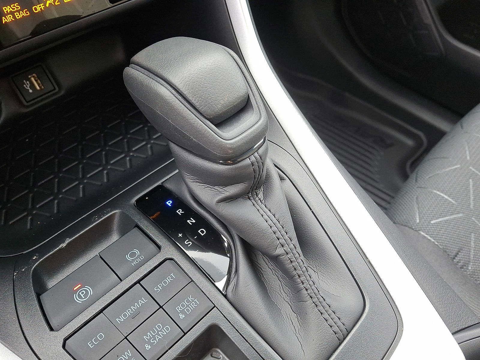 Thumbnail: 2025 Toyota RAV4 - 21