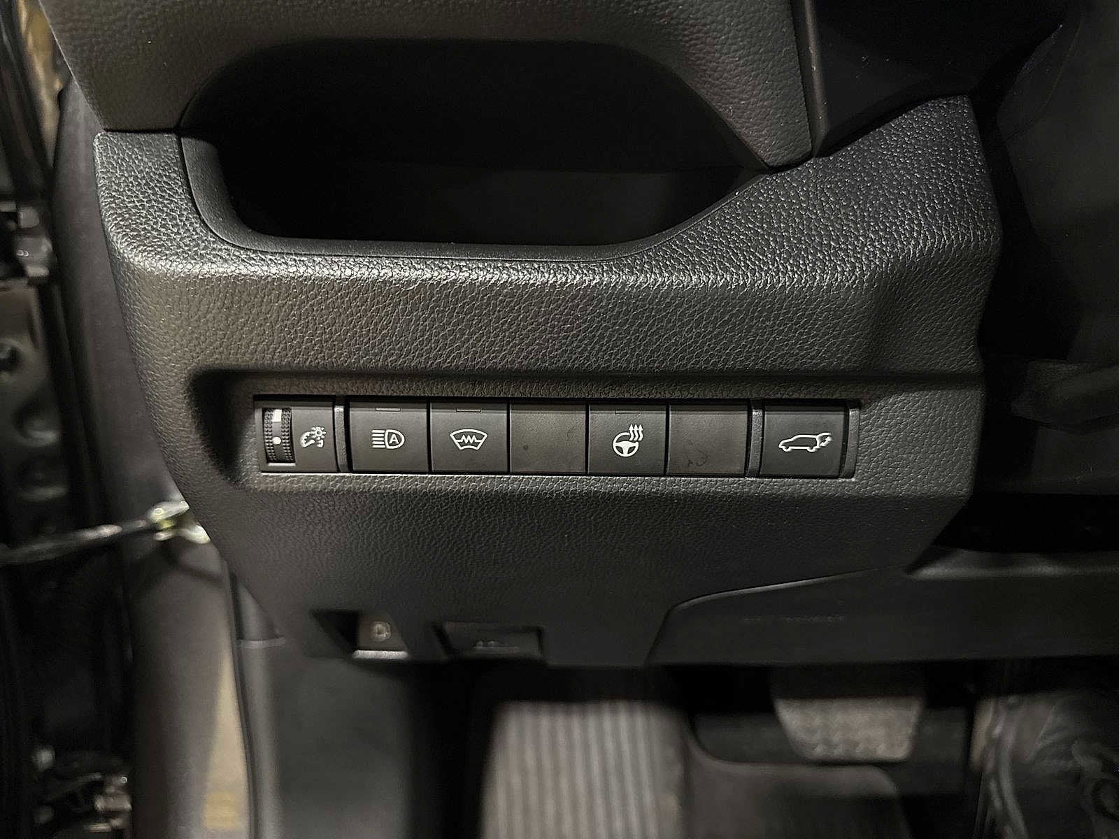 Thumbnail: 2023 Toyota RAV4 - 33