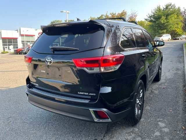 Thumbnail: 2018 Toyota Highlander - 4